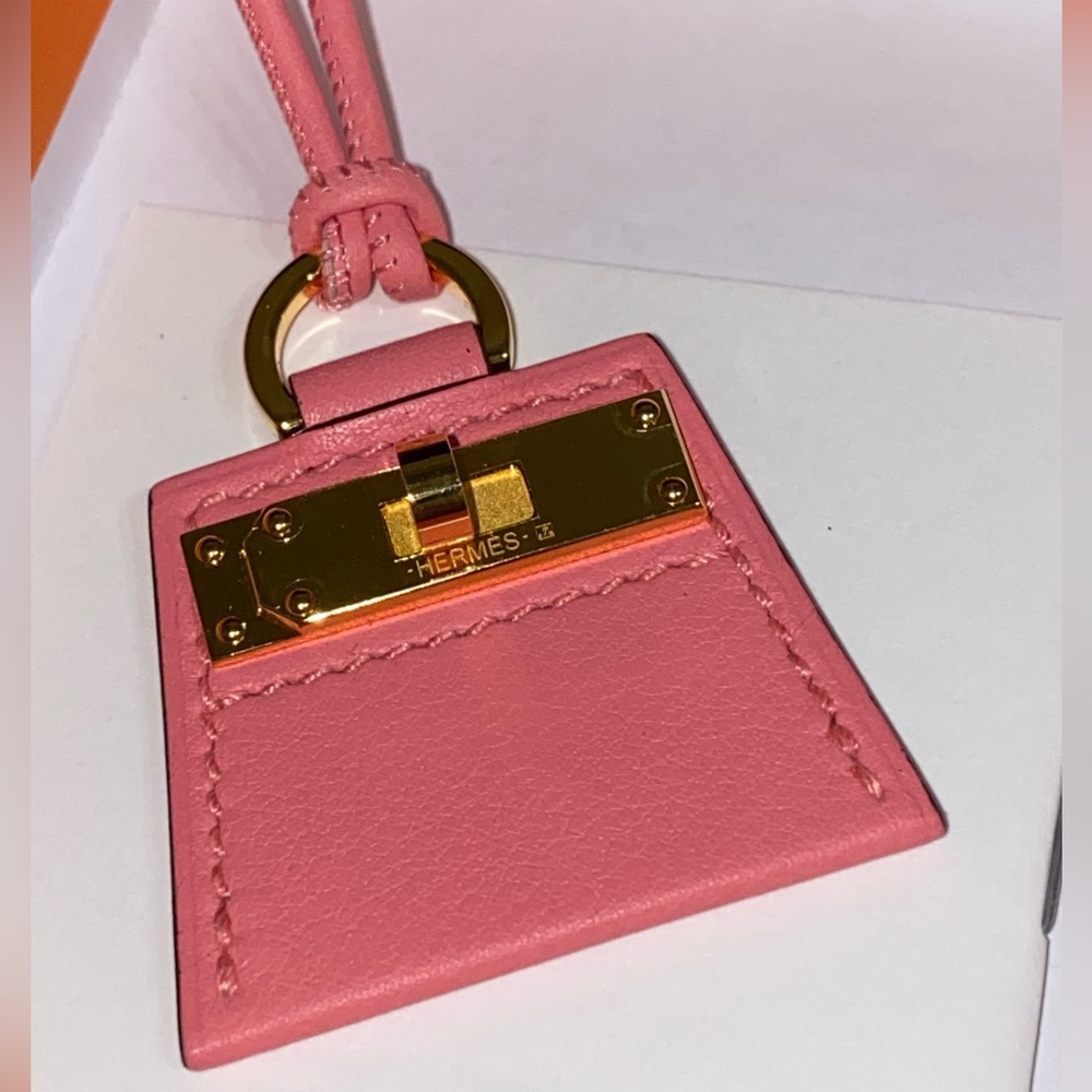 HERMÈS MONPETITKELLY PRINTED PENDANT NECKLACE - Picture 5 of 16